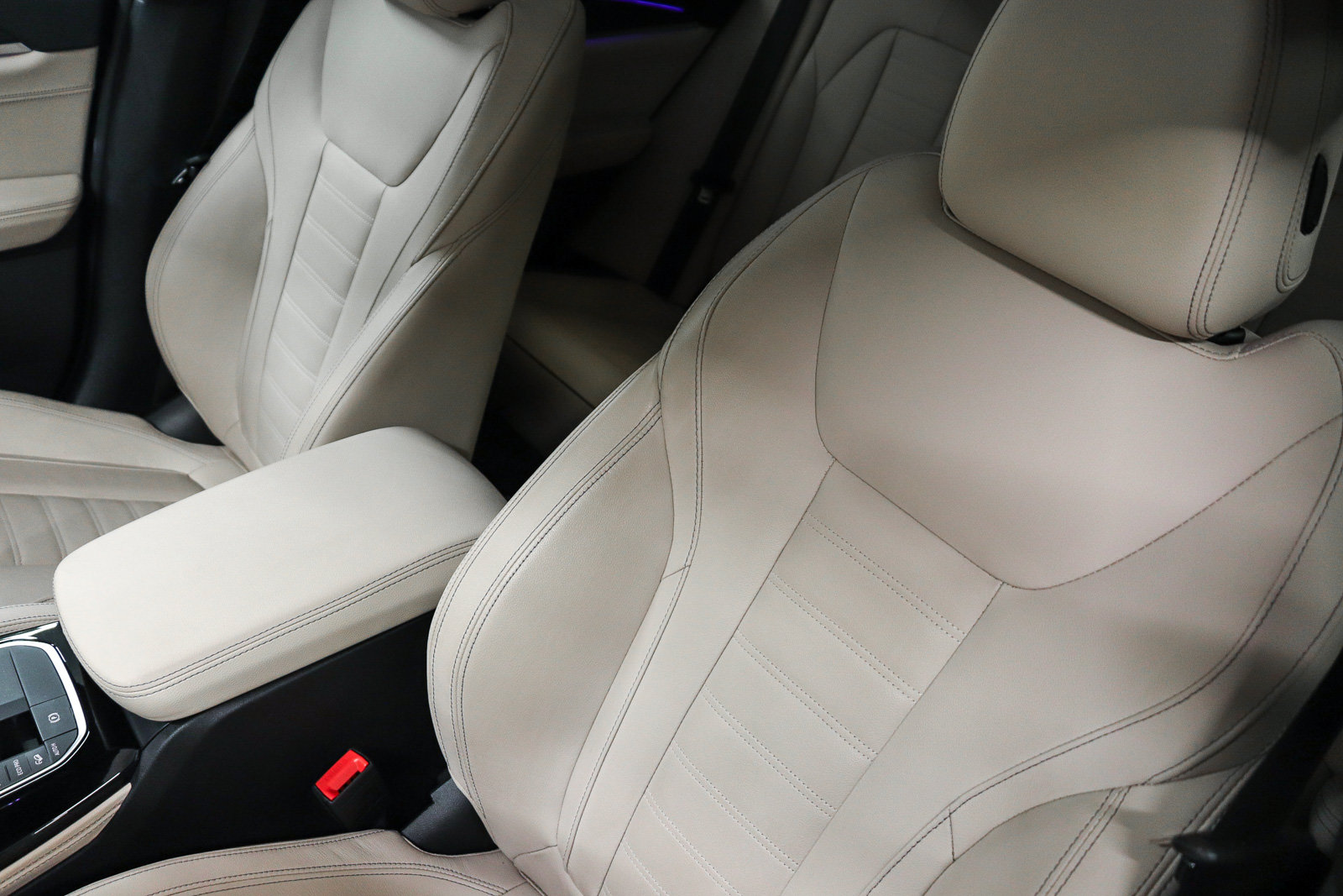 Certified 2024 BMW X4 M40i w/ Premium Package AWD/4WD image 20