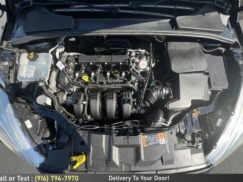 Used 2016 Ford Focus SE w/ SE Sport Package FWD image 12