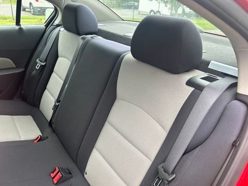 Used 2016 Chevrolet Cruze LS FWD image 16