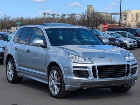 Used 2010 Porsche Cayenne GTS image 28