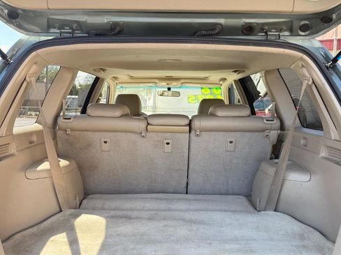 Used 2006 Toyota Highlander 4WD V6 w/ 3rd Row image 9