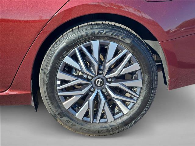 Used 2025 Nissan Altima 2.5 SV FWD image 28