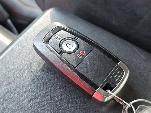 Used 2023 Ford Bronco Badlands image 33