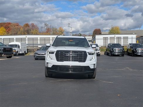 New 2026 GMC Acadia Denali Ultimate w/ LPO, Floor Liner Package image 2