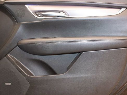 Used 2018 Cadillac XT5 Premium Luxury image 11