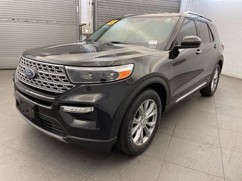 Used 2023 Ford Explorer Limited image 9