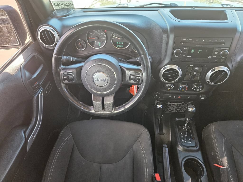 Used 2018 Jeep Wrangler Unlimited Sahara w/ Max Tow Package AWD/4WD image 22