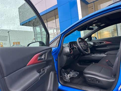 Used 2025 Chevrolet Equinox EV RS w/ LPO, All-Weather Mat Package image 20