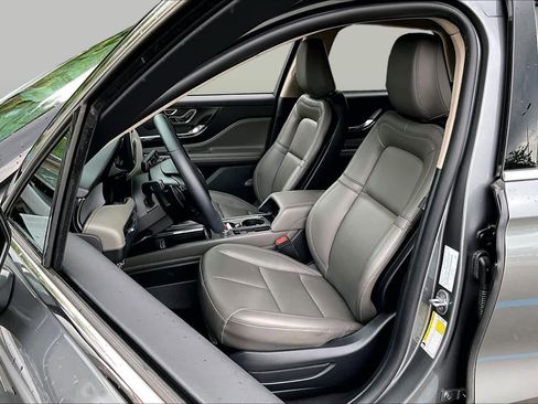 Used 2025 Lincoln Corsair FWD image 7
