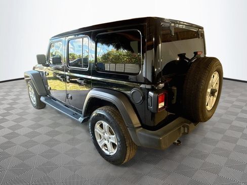 Used 2022 Jeep Wrangler Unlimited Sport w/ Sun And Sound Package AWD/4WD image 8