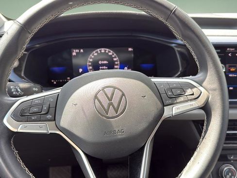 Used 2022 Volkswagen Taos SE image 12