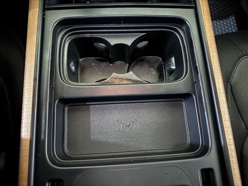 Used 2022 Land Rover Defender 110 X-Dynamic SE image 36