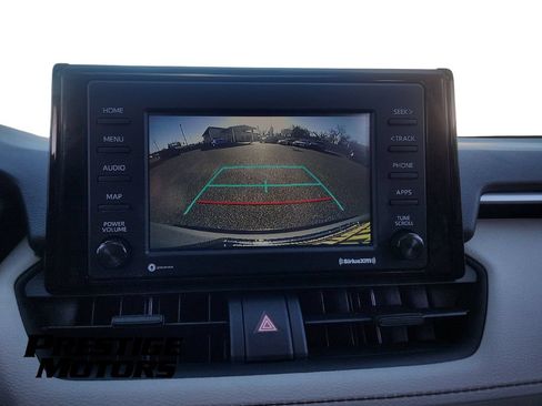 Used 2021 Toyota RAV4 XLE w/ Convenience Package AWD/4WD image 17