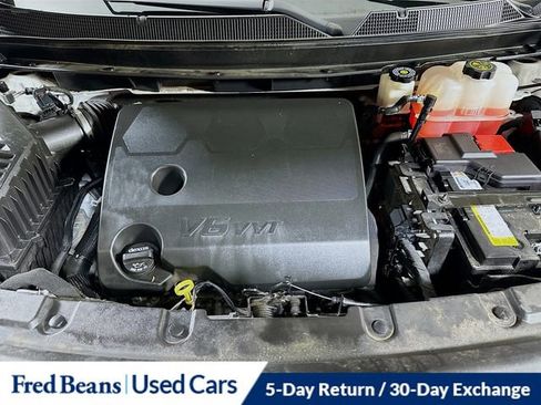 Used 2023 Chevrolet Traverse LT w/ LT Premium Package AWD/4WD image 39