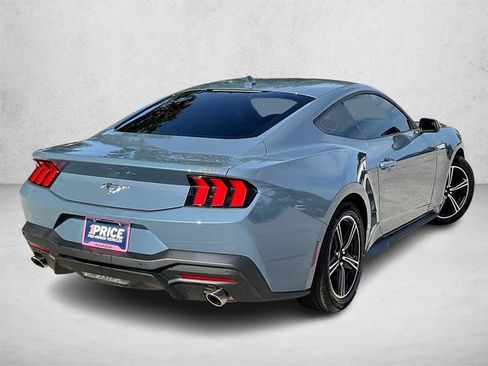 Used 2025 Ford Mustang Coupe RWD image 2