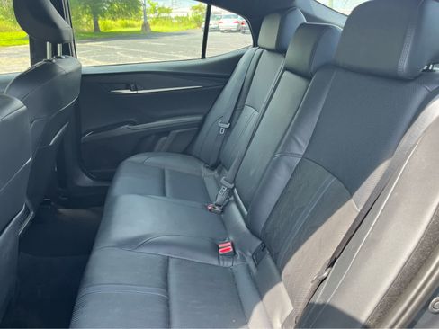 Used 2025 Toyota Camry XSE FWD image 10