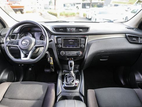 Used 2019 Nissan Rogue Sport S FWD image 2