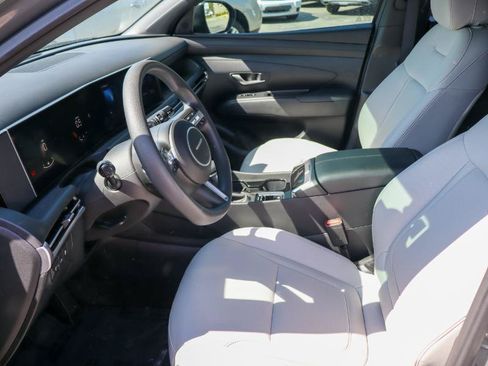 Used 2025 Hyundai Santa Cruz SEL FWD image 9