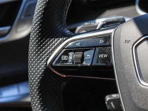 Used 2022 Audi RS 6 w/ Executive Package image 16