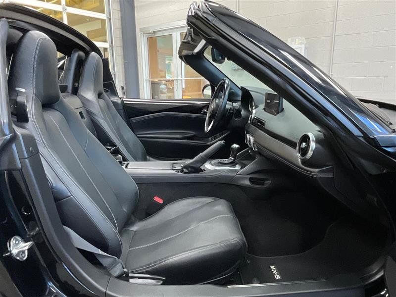 Used 2024 MAZDA MX-5 Miata RF Grand Touring RWD image 24