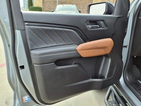 Used 2025 GMC Canyon AT4 w/ Technology Plus Package image 21