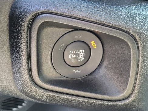 Used 2024 Jeep Wrangler Unlimited image 17