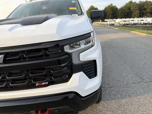 Used 2025 Chevrolet Silverado 1500 LT Trail Boss w/ Convenience Package II AWD/4WD image 6