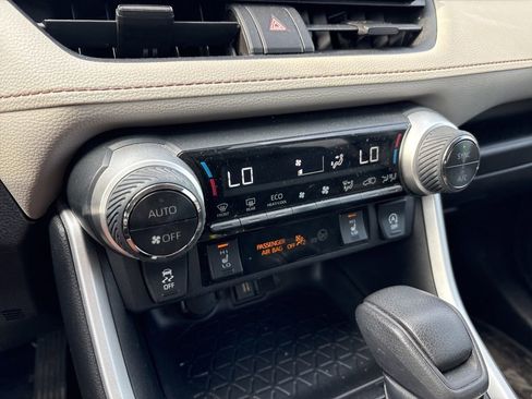 Used 2021 Toyota RAV4 XLE w/ Convenience Package image 25