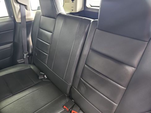 Used 2016 Jeep Patriot High Altitude AWD/4WD image 13