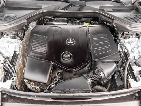 Used 2023 Mercedes-Benz GLC 300 4MATIC image 30
