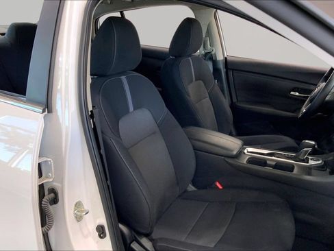 Used 2024 Nissan Sentra SV FWD image 19