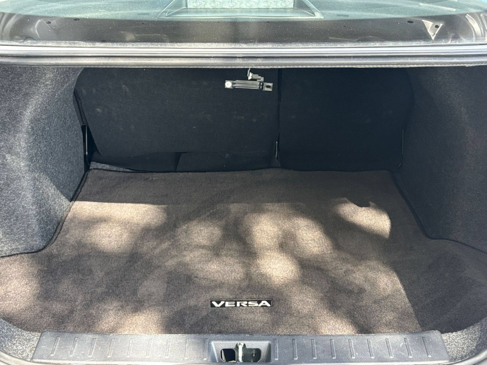 Used 2025 Nissan Versa SV FWD image 28