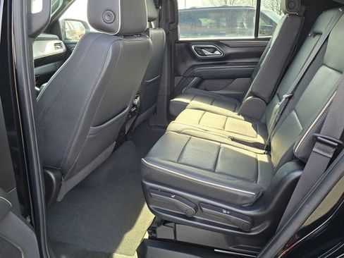 Used 2024 GMC Yukon SLT image 11