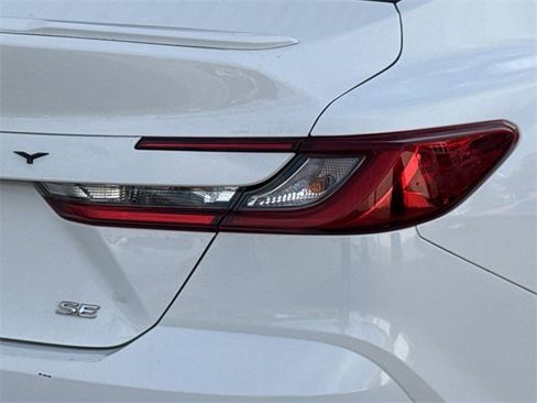 Used 2025 Toyota Camry SE image 7