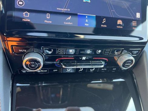 Used 2022 Jeep Grand Cherokee Summit AWD/4WD image 30