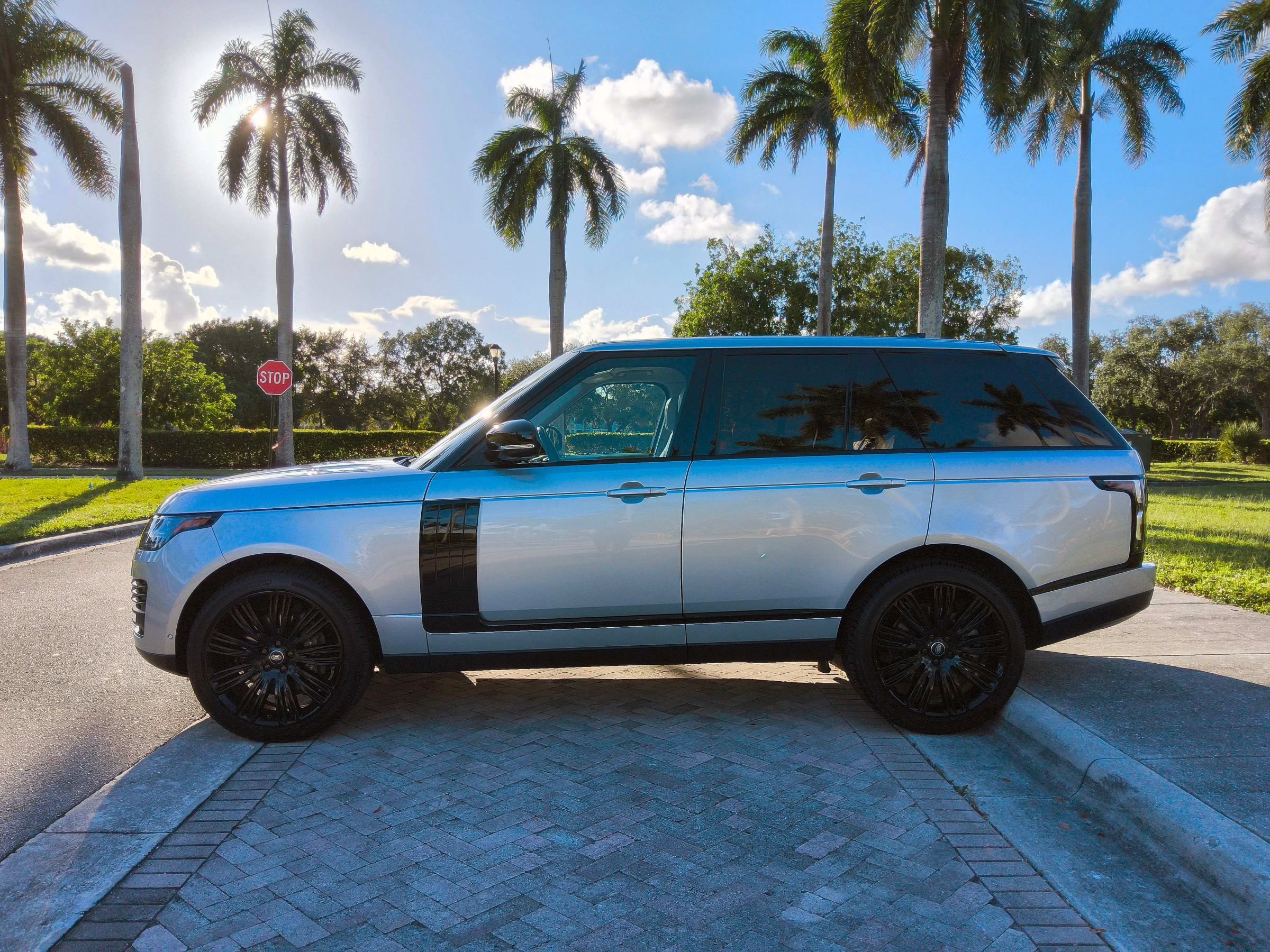 Used 2019 Land Rover Range Rover Supercharged AWD/4WD image 18