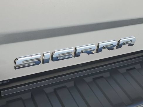 Used 2018 GMC Sierra 1500 SLT AWD/4WD image 10