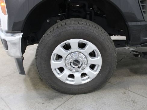 Used 2024 Ford F250 XLT image 38