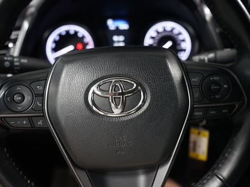 Used 2024 Toyota Camry SE image 19