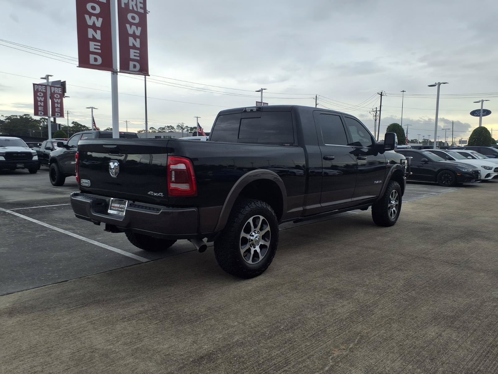 Used 2024 RAM 2500 Limited w/ Towing Technology Group AWD/4WD image 2