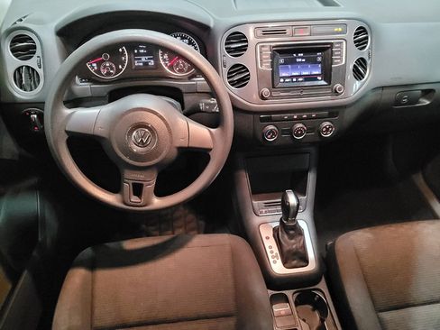 Used 2017 Volkswagen Tiguan Limited image 22