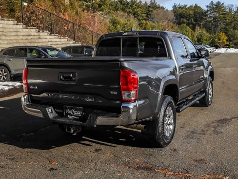 Used 2017 Toyota Tacoma SR5 image 5
