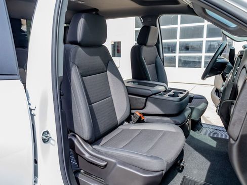 Used 2025 Chevrolet Silverado 2500 Custom w/ Custom Value Package image 29