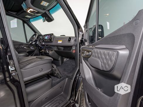 Used 2025 Mercedes-Benz Sprinter 3500 image 30