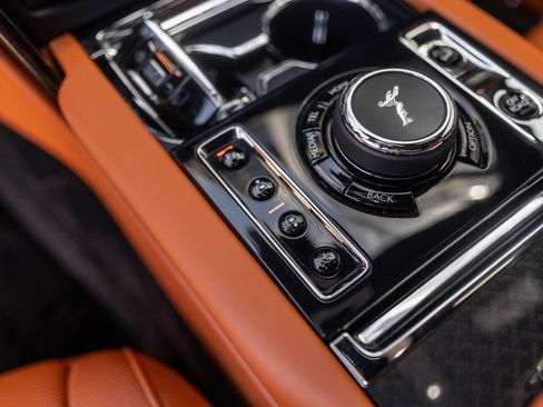 Certified 2025 Rolls-Royce Cullinan Black Badge w/ Leather Finishing Pack AWD/4WD image 30