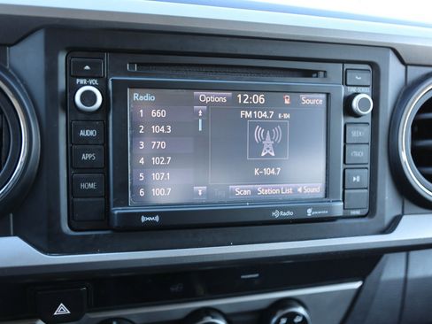 Used 2017 Toyota Tacoma SR5 w/ Tow Package image 25