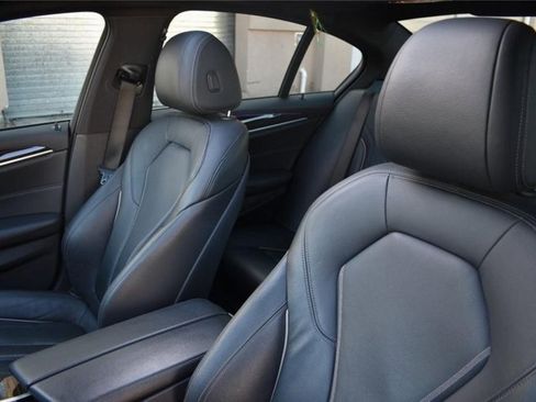 Used 2021 BMW 540i xDrive w/ M Sport Package image 9