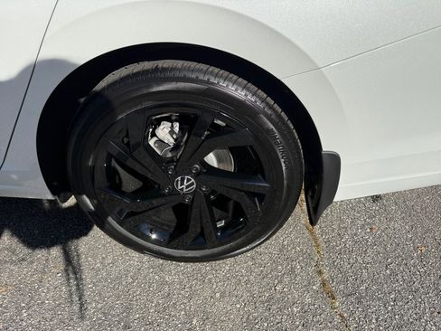 New 2026 Volkswagen Jetta SE image 22