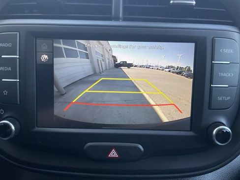 Used 2025 Kia Soul LX FWD image 17