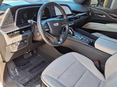 Used 2021 Cadillac Escalade Sport w/ Driver Assist Tech Package image 19